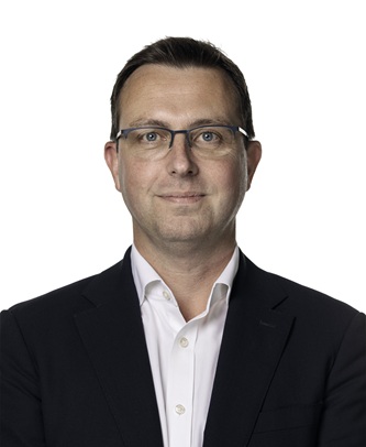 Steve Lewis