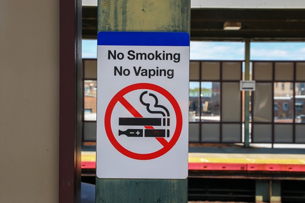 No smoking or vaping sign