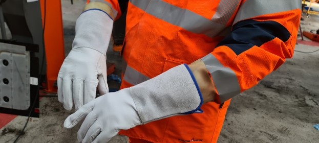 Electric PPE gloves 623x280