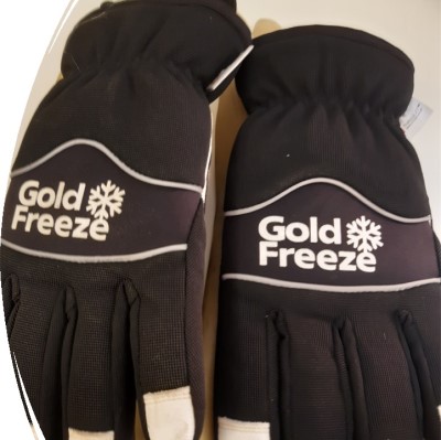 Gloves for cold working