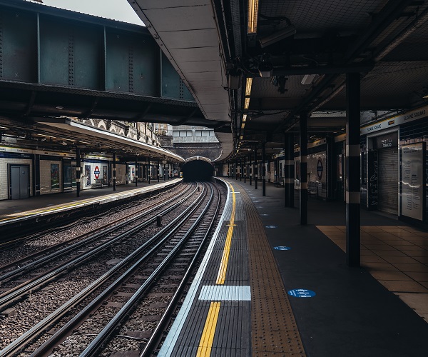 Sloane Square station Sandor Szmutko Shutterstock 600x500