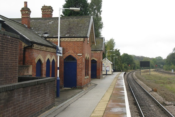 dore-and-totley-station-2011