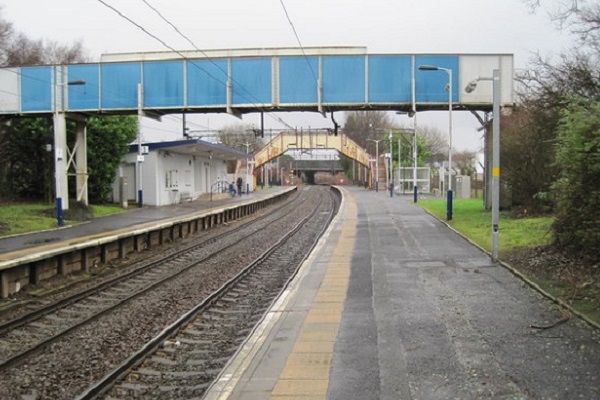 drumry station footbridge nigel thompson geograph