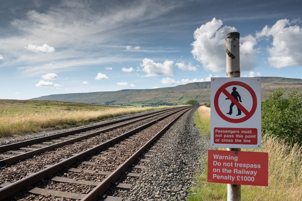 no-trespassing-railway